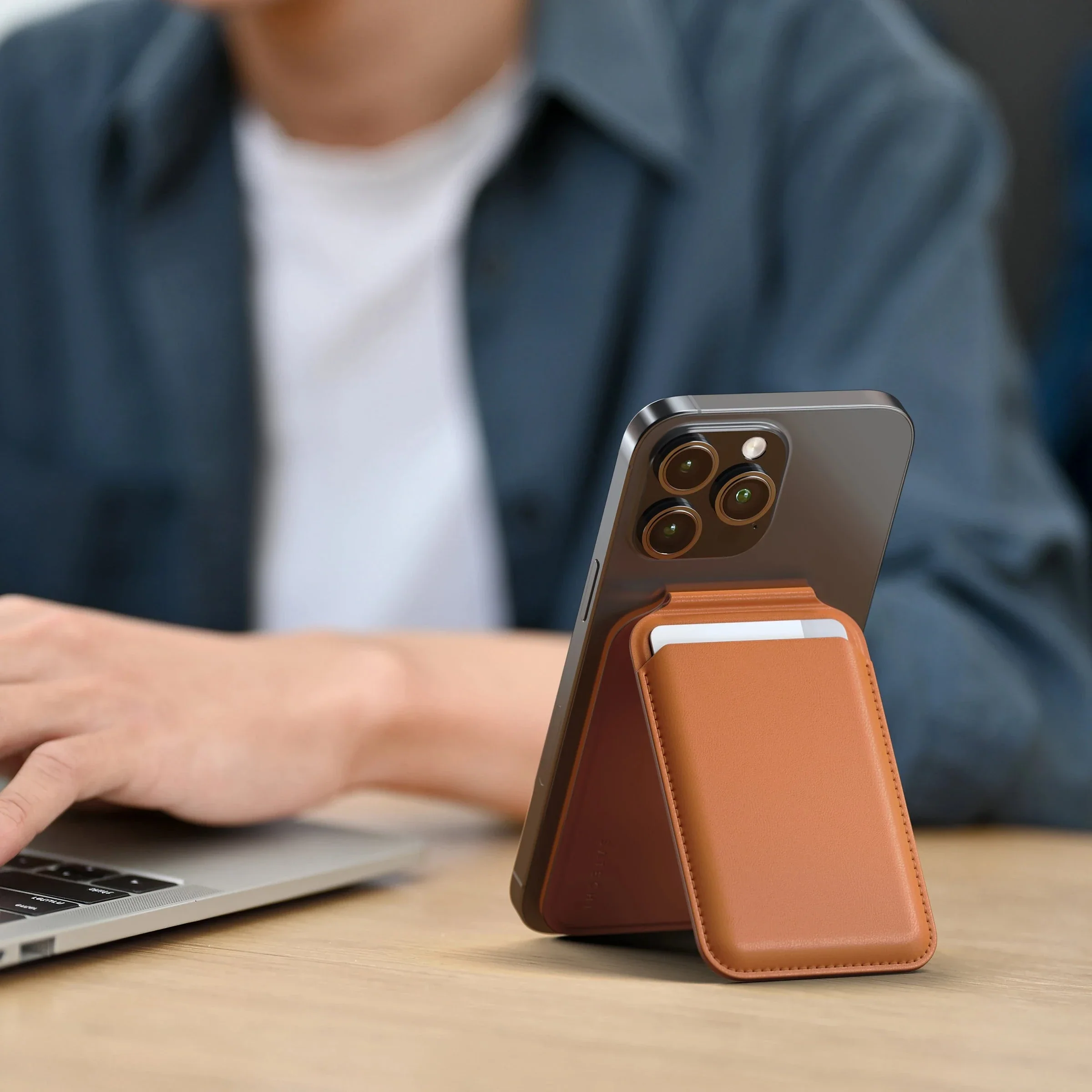 Vegan-Leather Magnetic Wallet Stand - Image 24